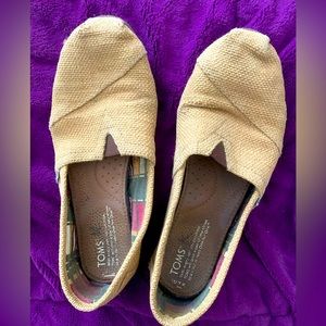 Burlap Toms size 8